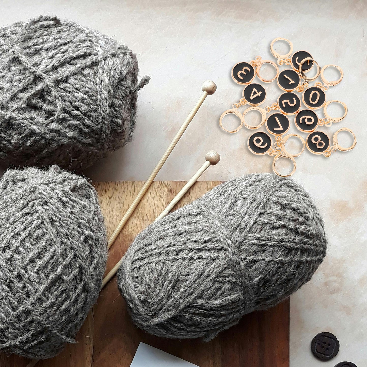 “Count Me In” Numbered Stitch Marker Set – Black (10 pcs)