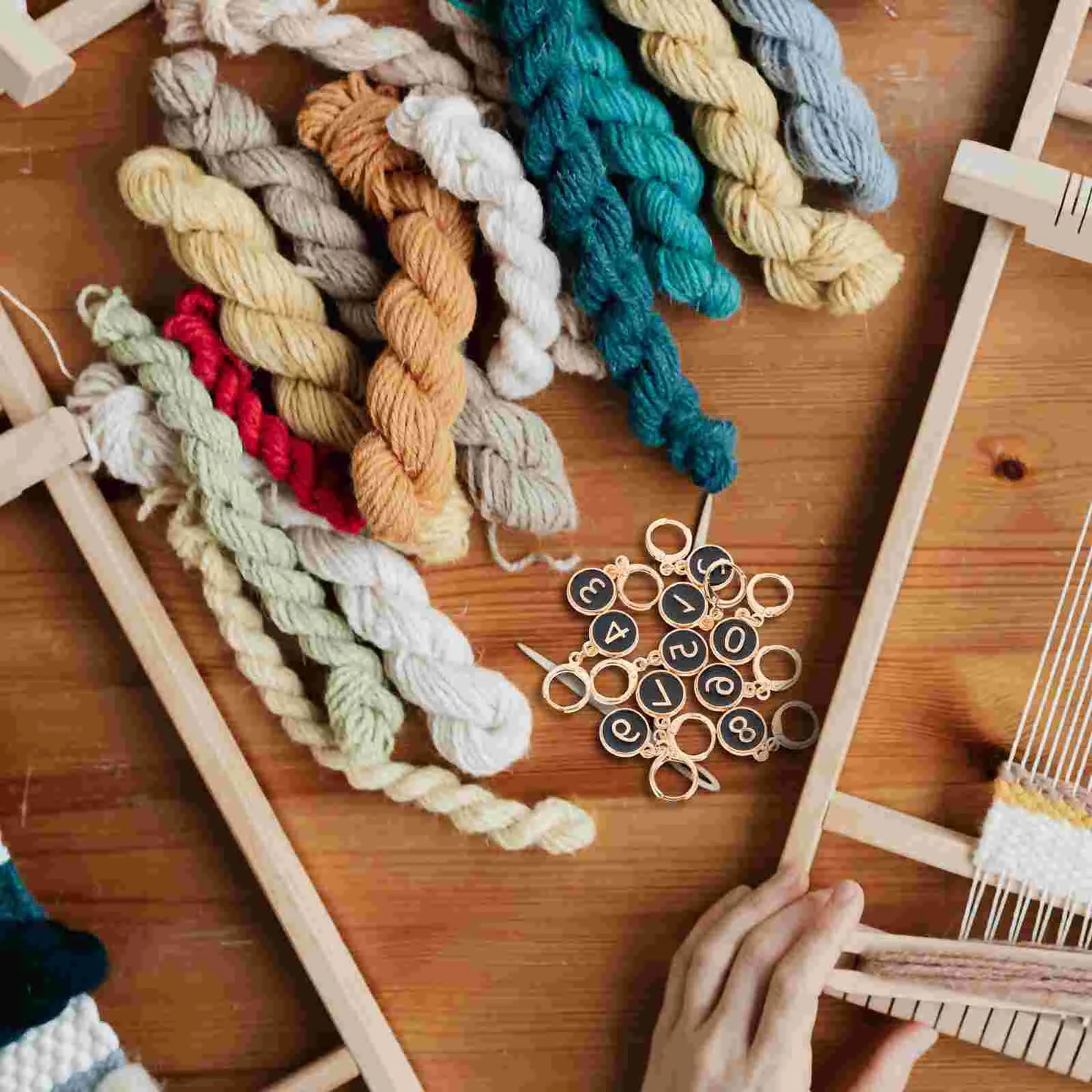 “Count Me In” Numbered Stitch Marker Set – Black (10 pcs)